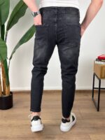 Klasične muške farmerke crne F3301 krupni plan denim teksture i nitni
