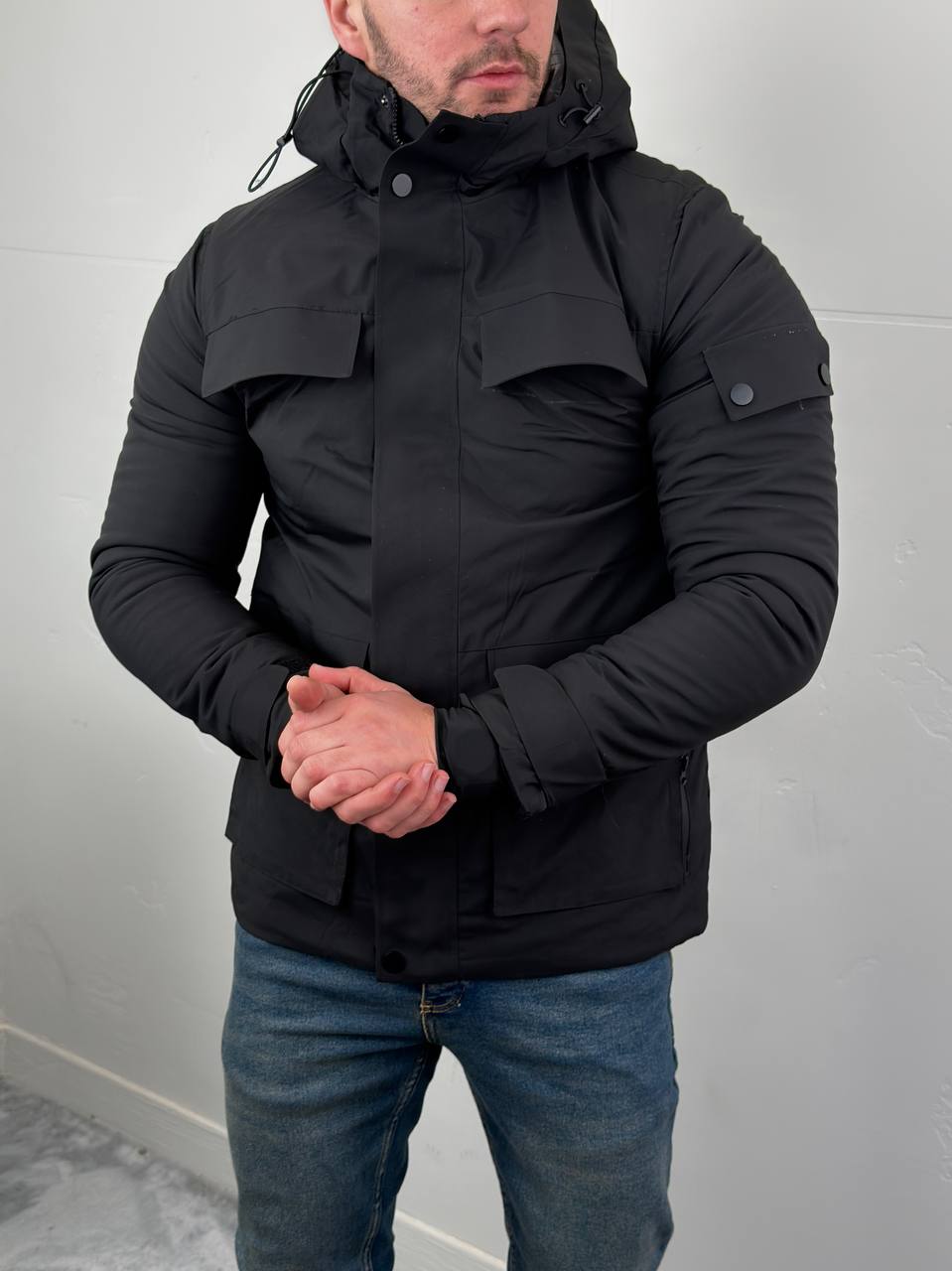 muska-zimska-jakna-sa-kapuljacom-crna-j2025-01-slika-1-glavna Muška zimska jakna sa kapuljačom - Slika 1