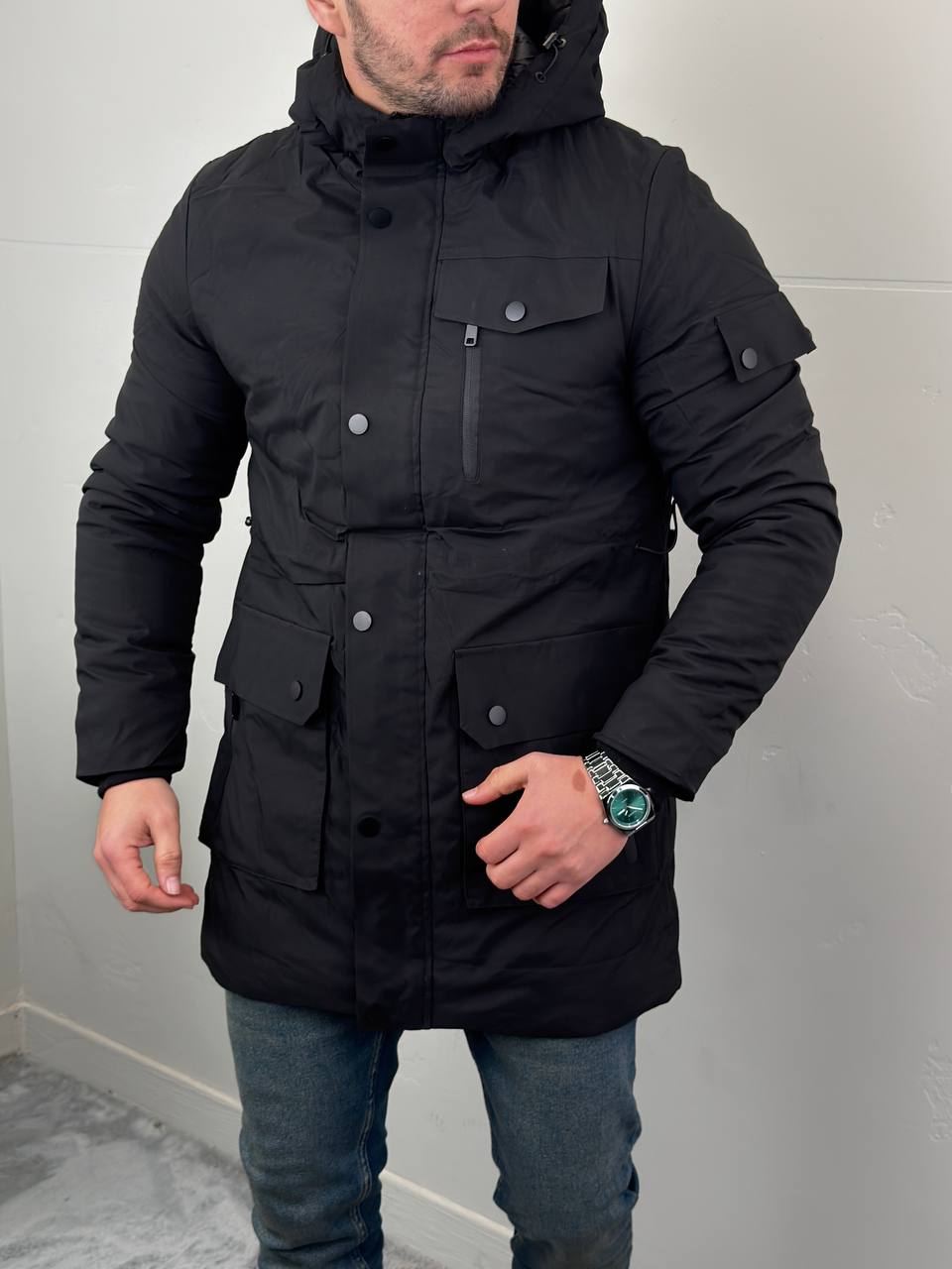 muska-zimska-parka-sa-kapuljacom-crna-j2031-01-slika-1-glavna Muška zimska parka sa kapuljačom - Slika 1